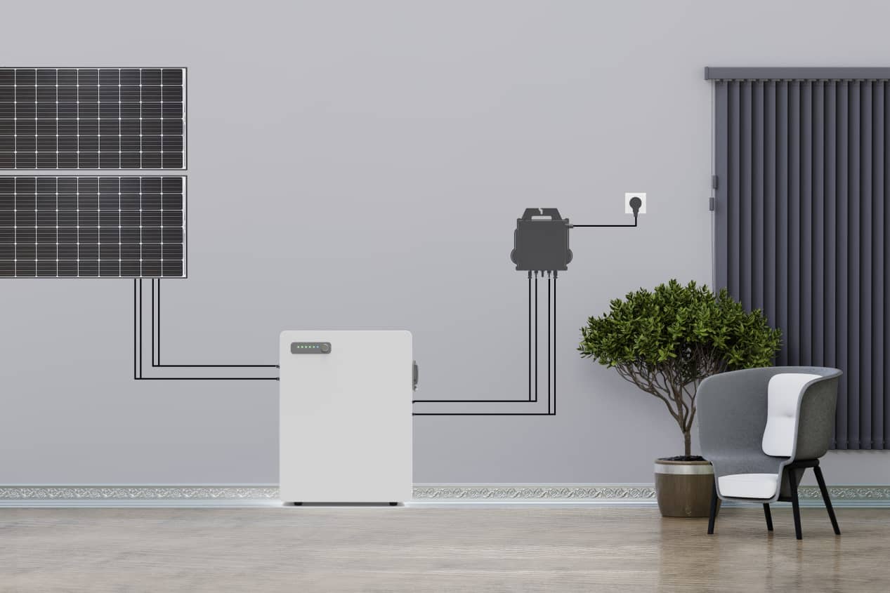 above is a complete mini solar system with built-in MicroBat 2.5kWh